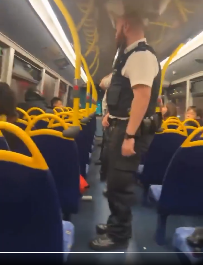 Police Step In on a Late-Night Bus Ride — Keeping the Peace on the Move 🚍👮‍♂️