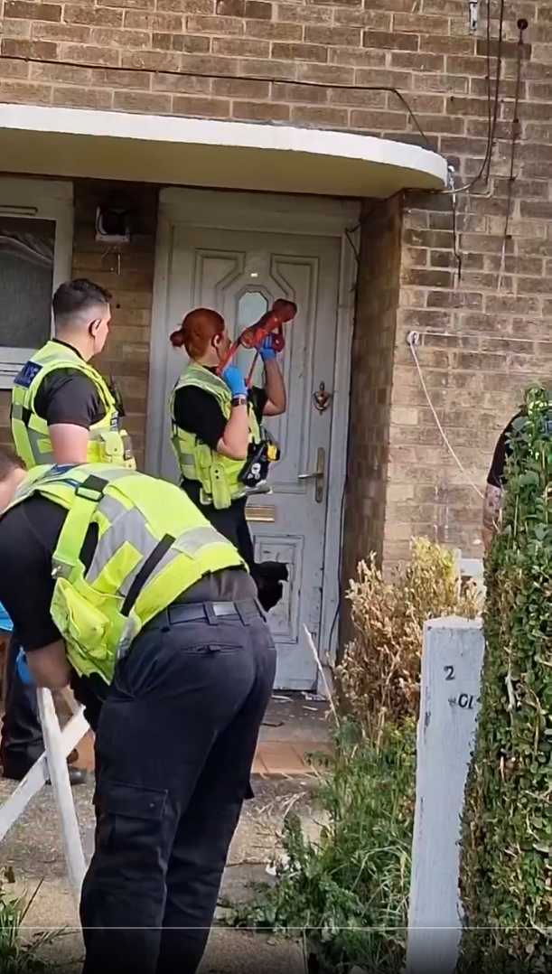 Police Break Down the Door in Early Morning Raid 🚪🚓💥